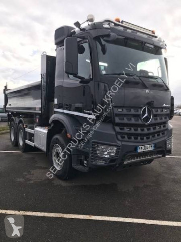Camion Mercedes Arocs 2653