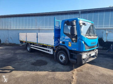 Camion plateau ridelles Iveco