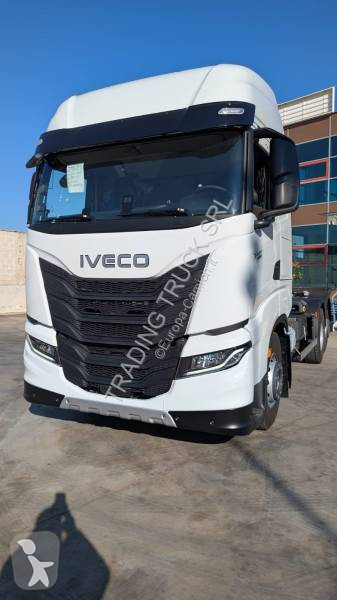 Camión portacontenedor de gancho Iveco nuevo