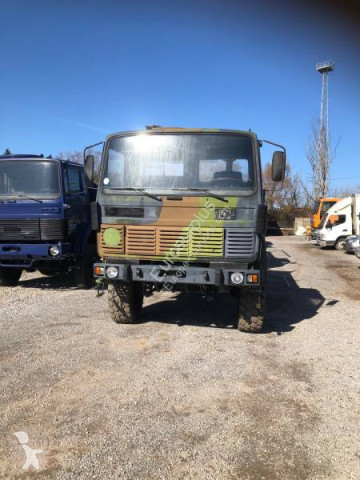 Camion militaire Renault