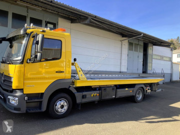 Camion dépannage Mercedes