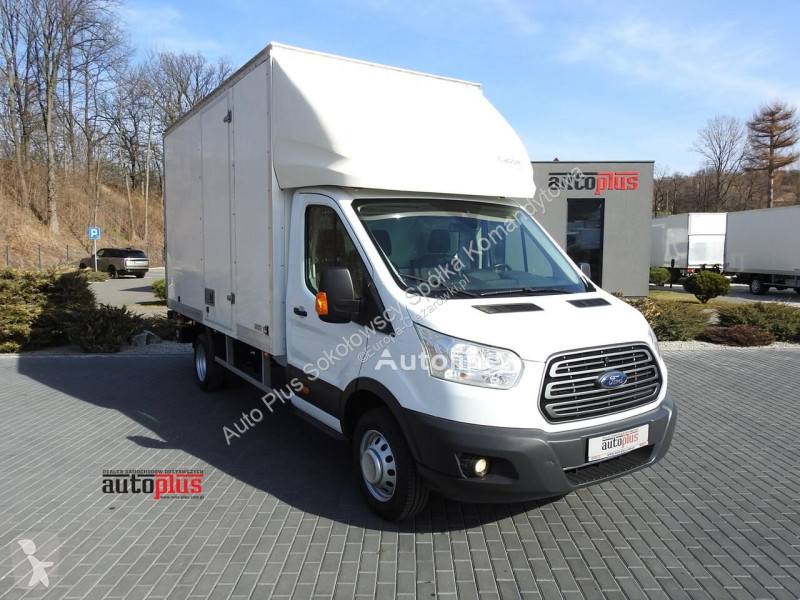 Camion Ford TRANSIT KONTENER WINDA 8 PALET...