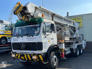 Camion nacelle Mercedes