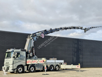 Camion grue Volvo
