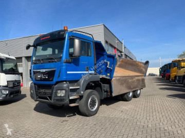 Camion benne MAN