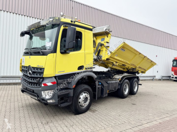 Camion tri-benne Mercedes