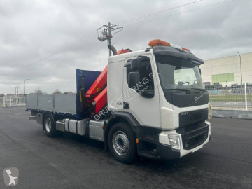 Camión grúa caja abierta Volvo