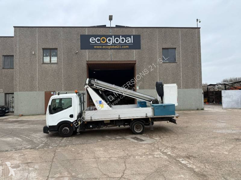 Camion Nissan NT400