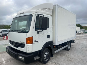 Camion fourgon Nissan