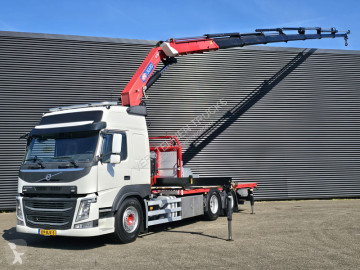 Camión plataforma Volvo