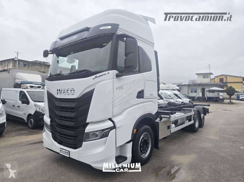 Camion Iveco 510 MOTRICE 3 ASSI 2021...