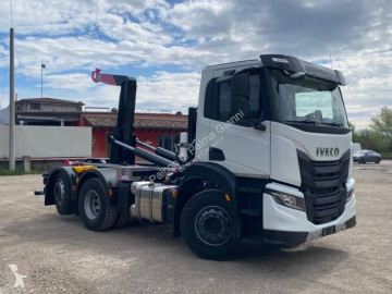 Camion polybenne Iveco neuf