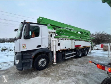 Camion Mercedes Arocs 3342