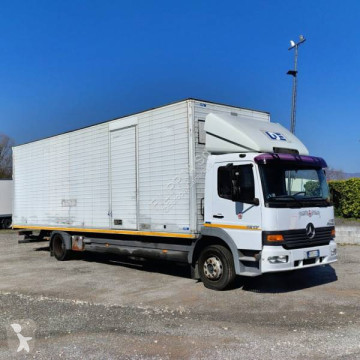 Camion fourgon Mercedes