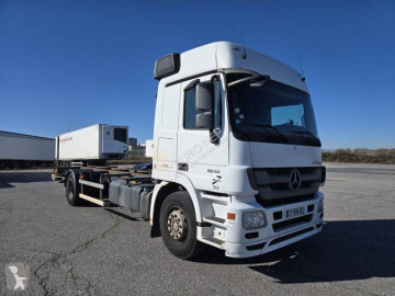 Camion porte containers Mercedes