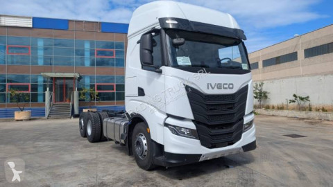 Camión chasis Iveco nuevo