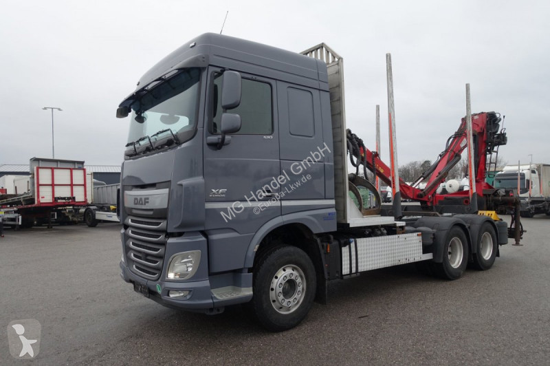 Camión DAF FAT XF 510 mit Penz Ladekran 15Z8.70...