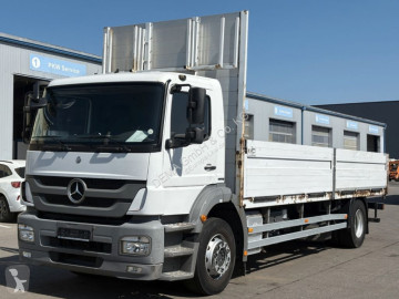 Camion plateau ridelles Mercedes