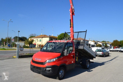 Con volquete Iveco