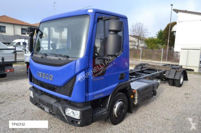 Camión chasis Iveco