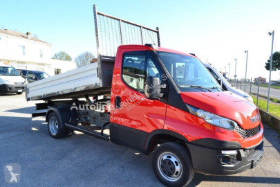 Con volquete Iveco