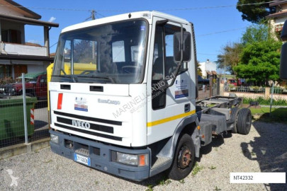 Camión chasis Iveco