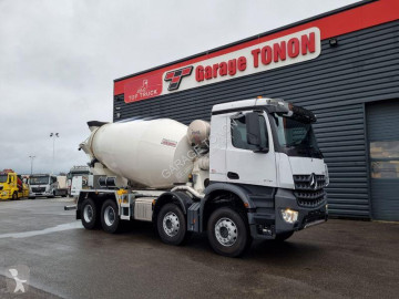 Camion Mercedes Arocs 3751