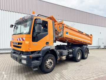 Camion tri-benne