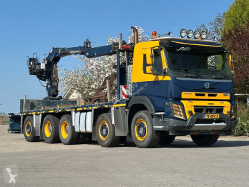 Camion grue Volvo