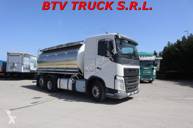 Kamion Volvo 460