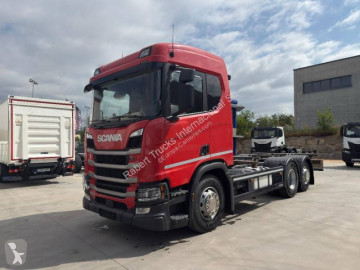 Camión chasis Scania