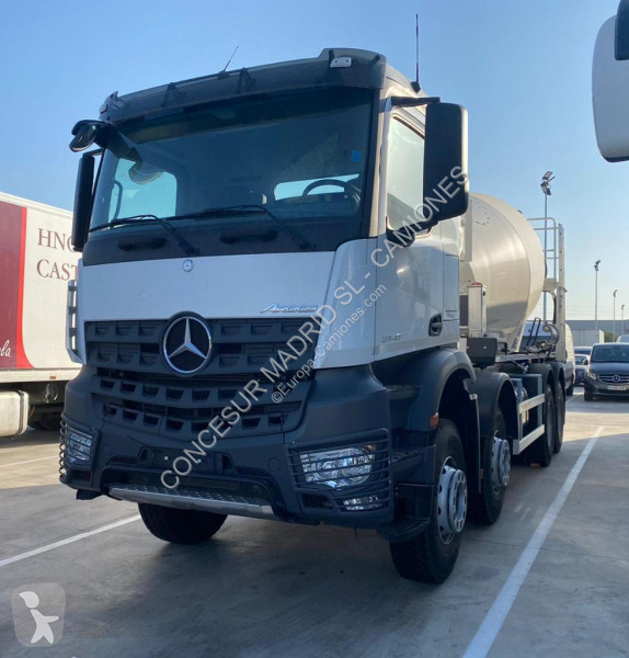 Camión Mercedes 3345B