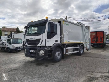 Camión volquete para residuos domésticos Iveco
