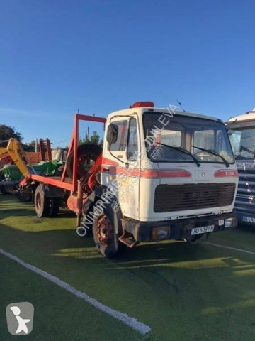 Camion porte engins Mercedes