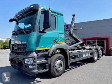 Camion Mercedes Arocs 2545 L