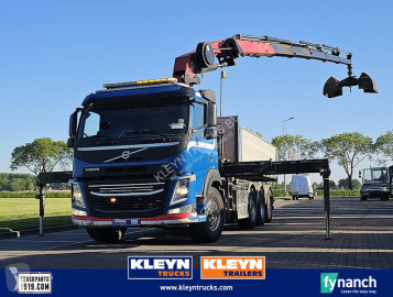 Camion plateau Volvo