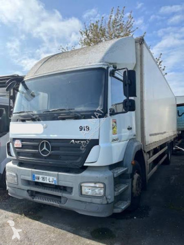 Camion fourgon Mercedes
