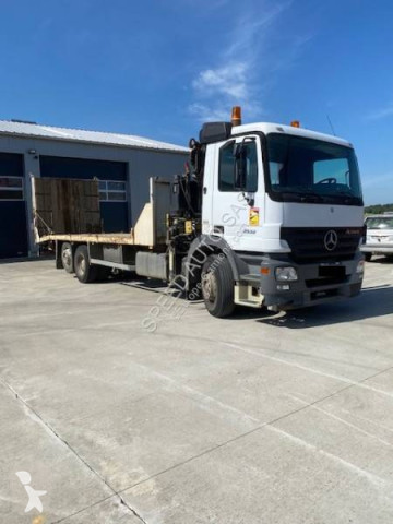 Camion grue standard Mercedes