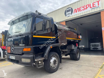 Camion citerne hydrocarbures Mercedes