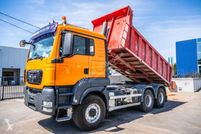 Camion benne MAN