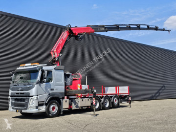 Camion grue Volvo