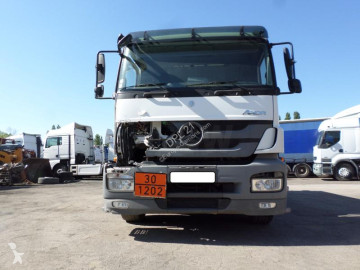 Camion citerne hydrocarbures Mercedes