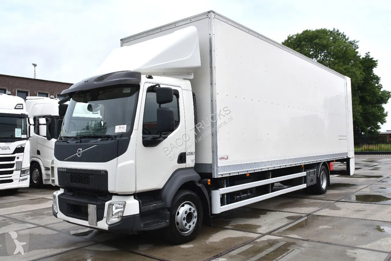 Camion Volvo 280 4x2 + BOX - 294 TKM - AIRCO -...