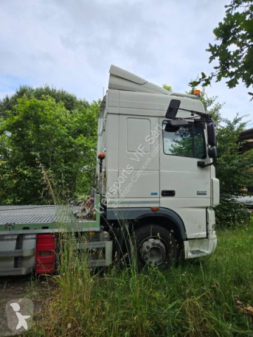Camion porte engins DAF