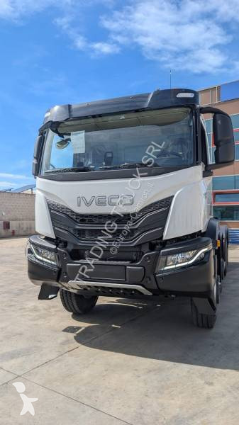 Camión portacontenedor de gancho Iveco nuevo