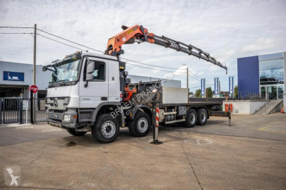 Camion grue standard Mercedes