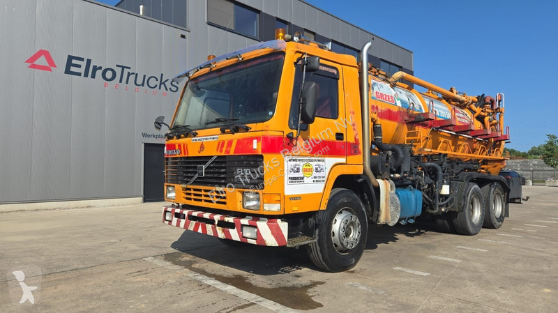 Camion Volvo 10 - 320 (10500L + 1500L / 10...