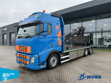 Camion grue Volvo