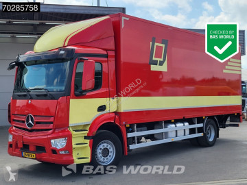 Camion fourgon Mercedes