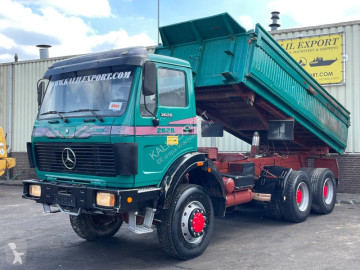 Camión volquete Mercedes